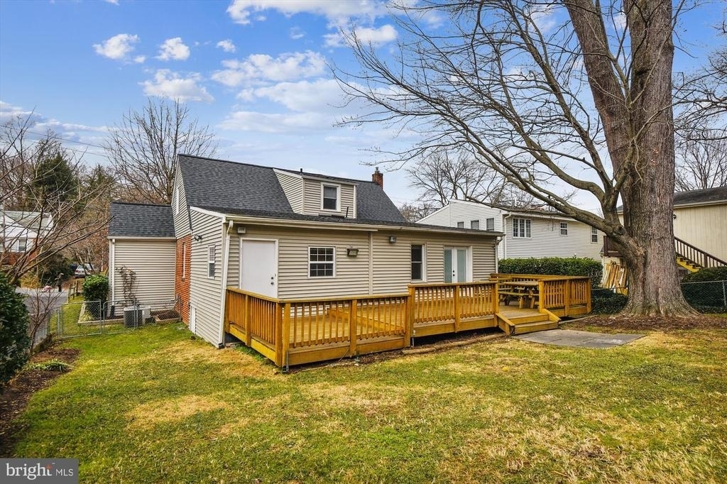 210 E Hamilton Avenue - Photo 52
