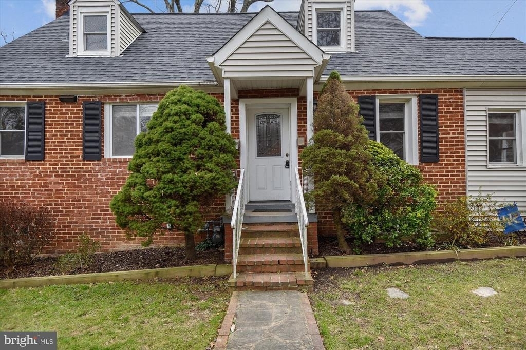 210 E Hamilton Avenue - Photo 53