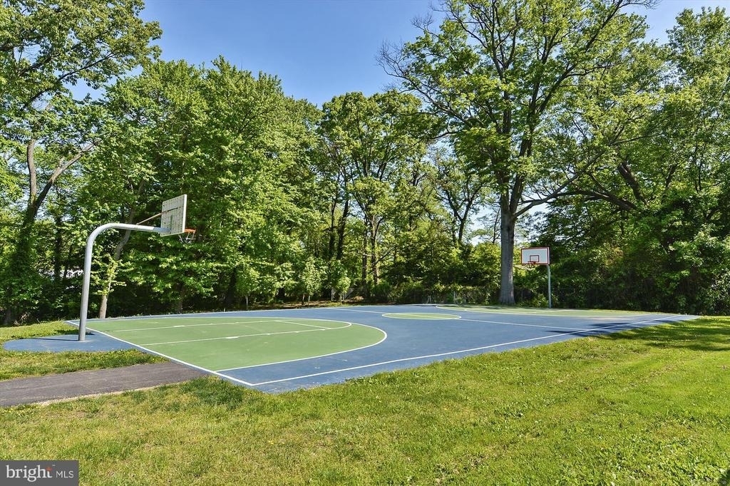 210 E Hamilton Avenue - Photo 66