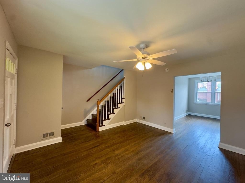 433 Oakwood Road - Photo 10