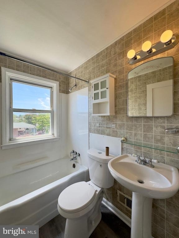 433 Oakwood Road - Photo 16