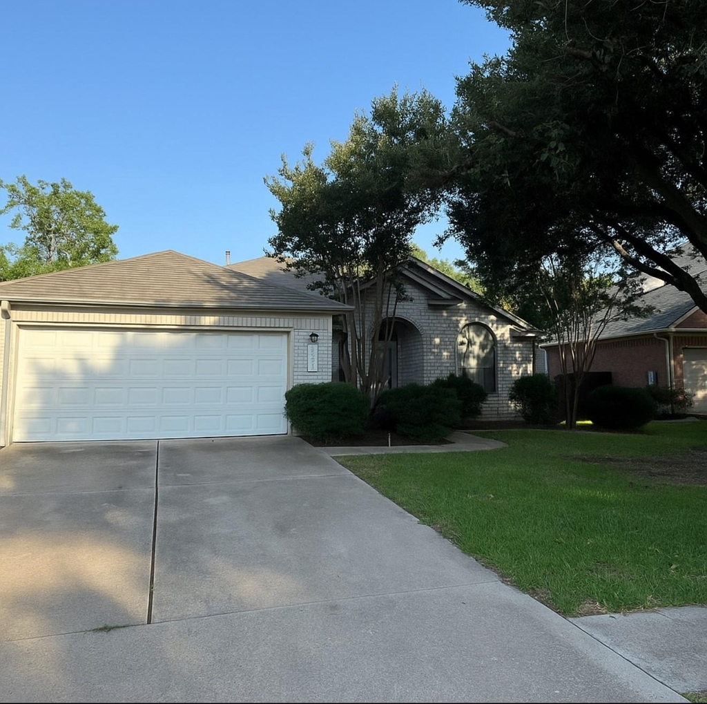 1316 Mesquite Rd - Photo 0