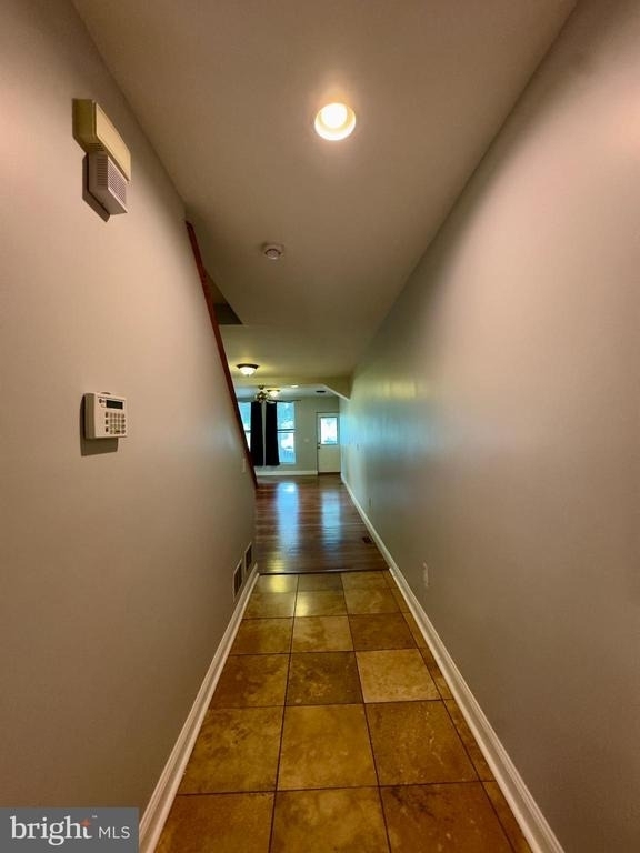 816 W 37th Street - Photo 11