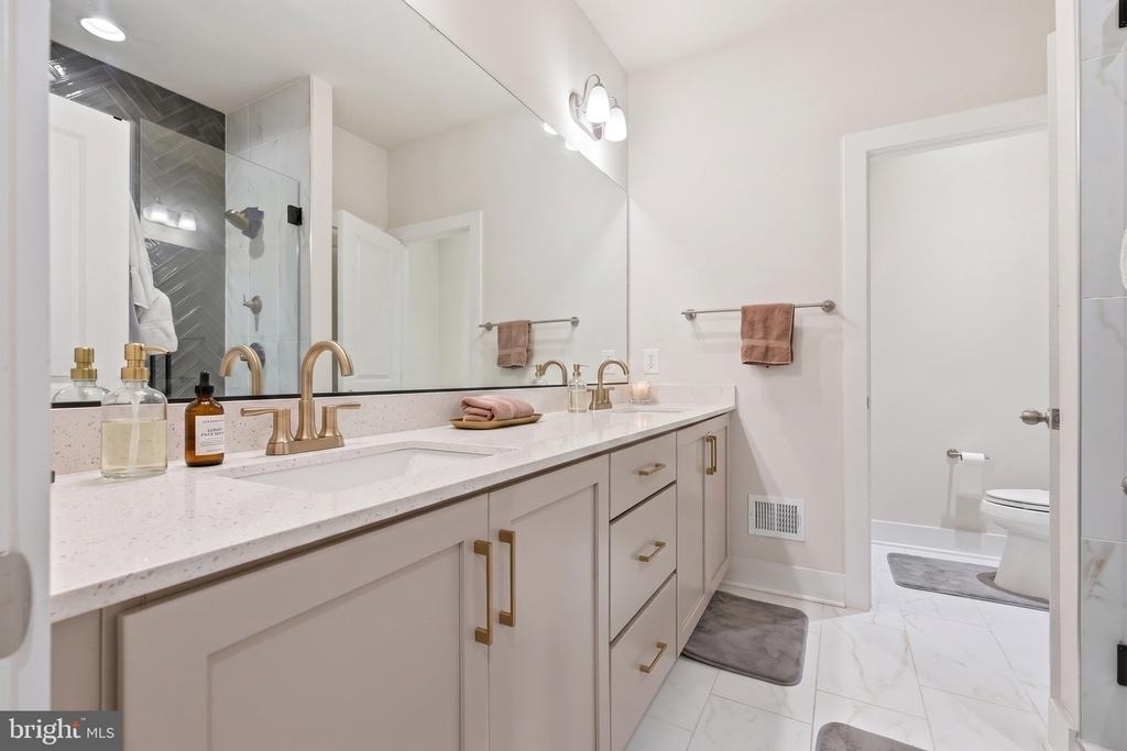 153 Locke St - Photo 23