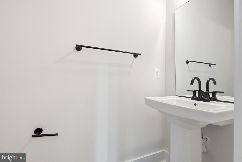153 Locke St - Photo 11