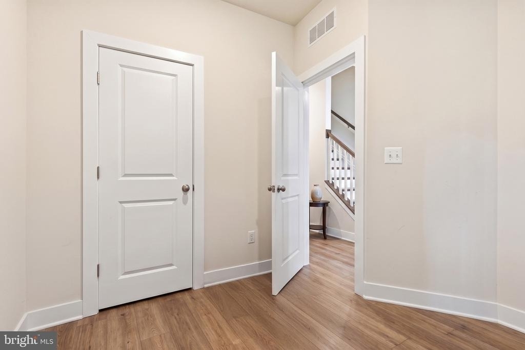153 Locke St - Photo 7