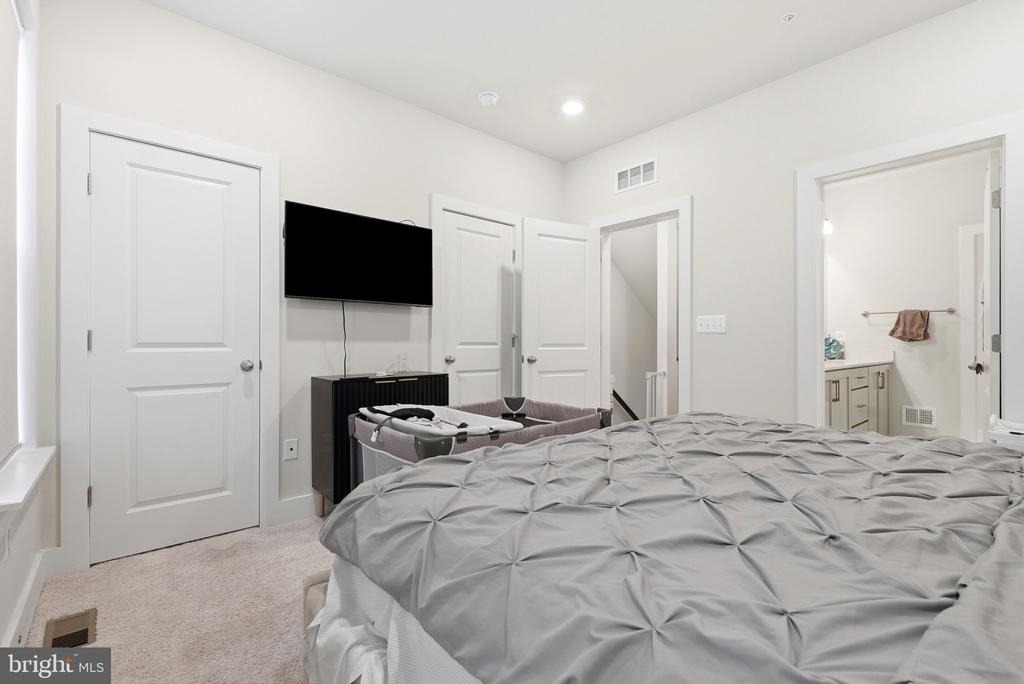 153 Locke St - Photo 22