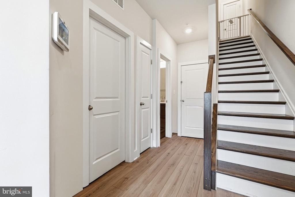 153 Locke St - Photo 5