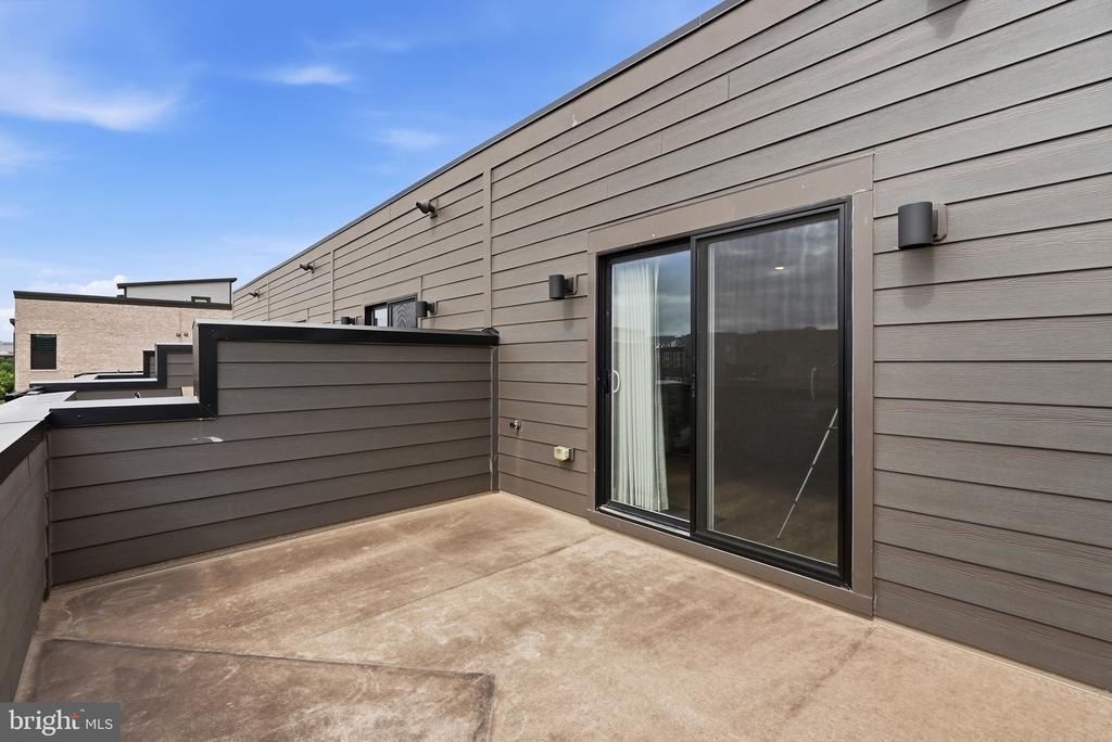 153 Locke St - Photo 32