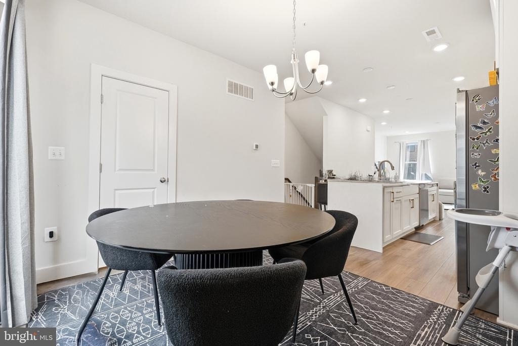 153 Locke St - Photo 10