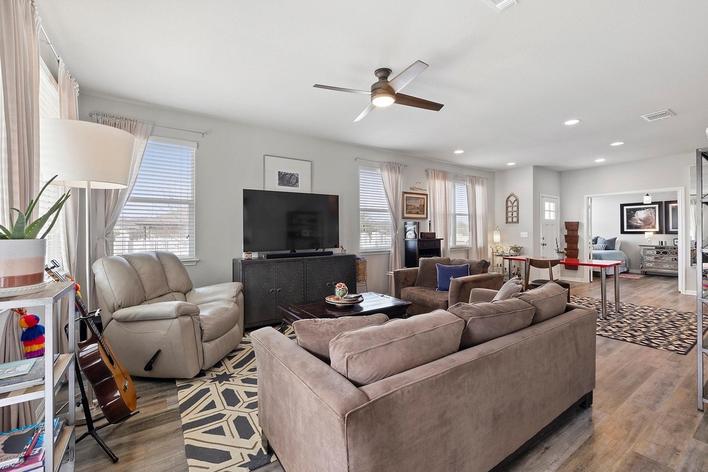 1701 Logan Dr - Photo 11