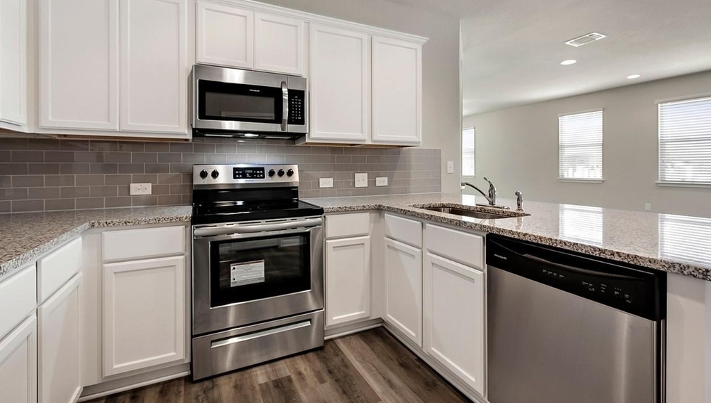 1701 Logan Dr - Photo 6