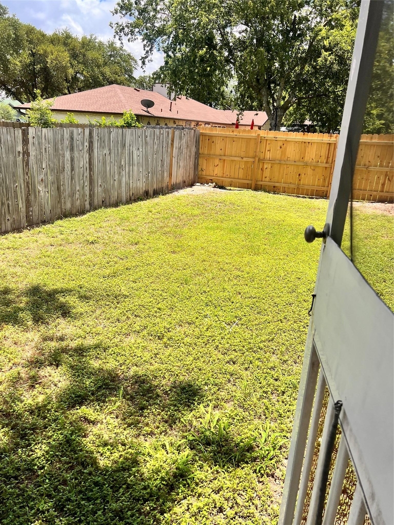 301 12th St - Photo 16