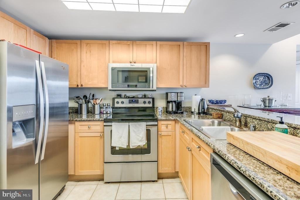 777 7th Street Nw - Photo 15