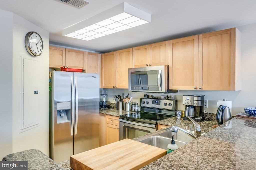 777 7th Street Nw - Photo 30