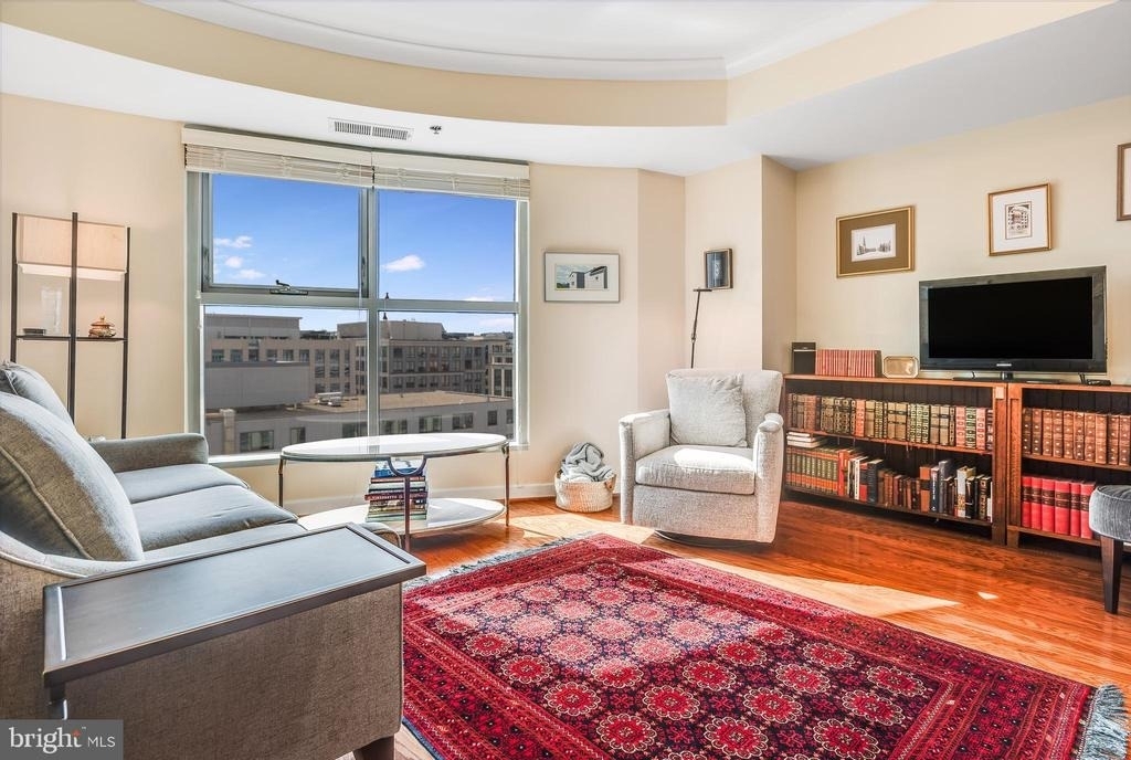 777 7th Street Nw - Photo 5