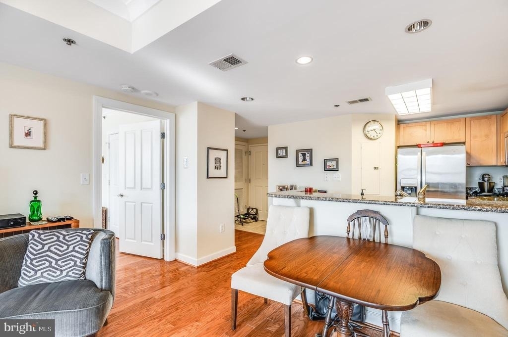 777 7th Street Nw - Photo 17