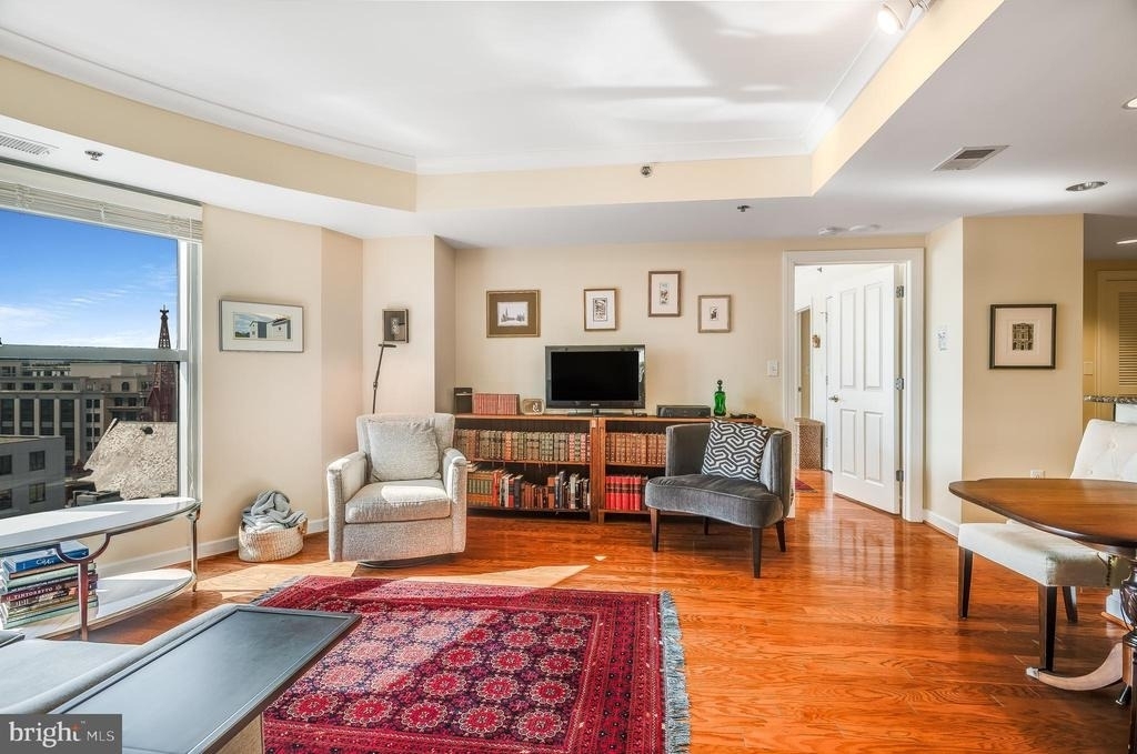 777 7th Street Nw - Photo 6