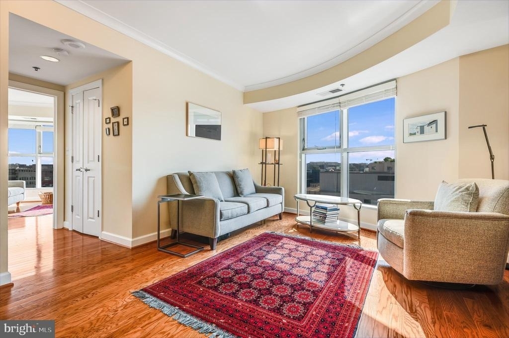 777 7th Street Nw - Photo 4