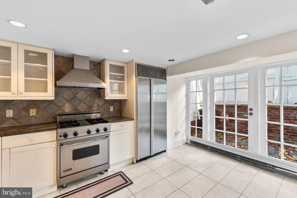 3341 Dent Place Nw - Photo 6
