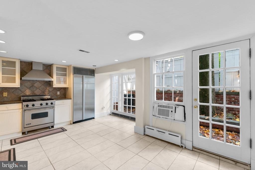 3341 Dent Place Nw - Photo 3