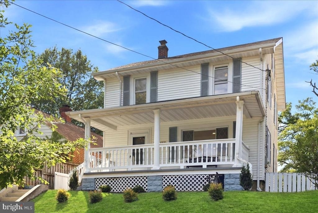 3013 5th Street Se - Photo 3