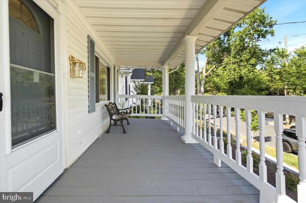3013 5th Street Se - Photo 4