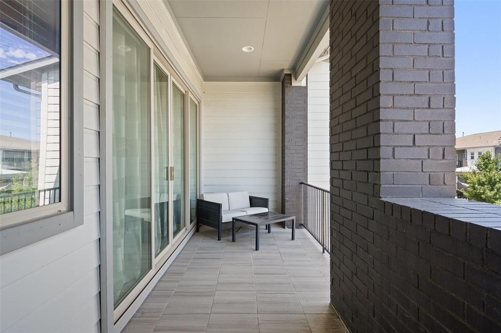 2211 Robert Browning St - Photo 20