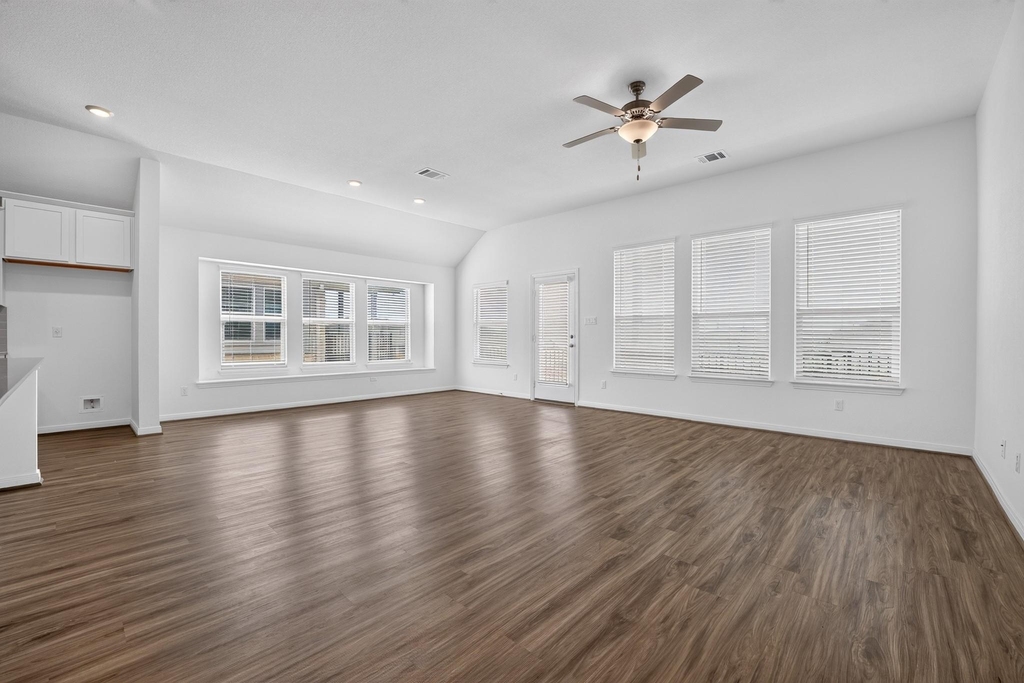 516 Panzano Dr - Photo 2