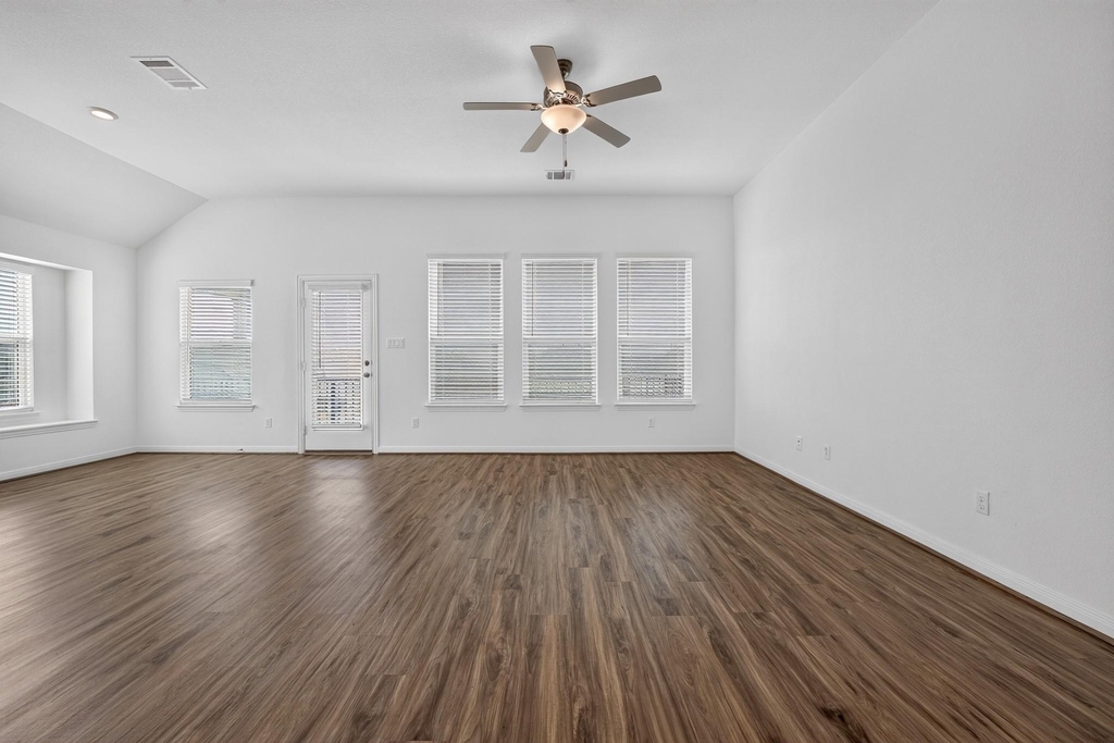 516 Panzano Dr - Photo 3
