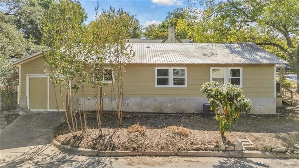 1801 Travis Heights Blvd - Photo 9