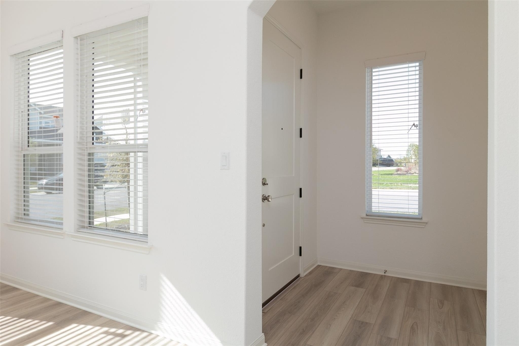 5303 Bruno St - Photo 4