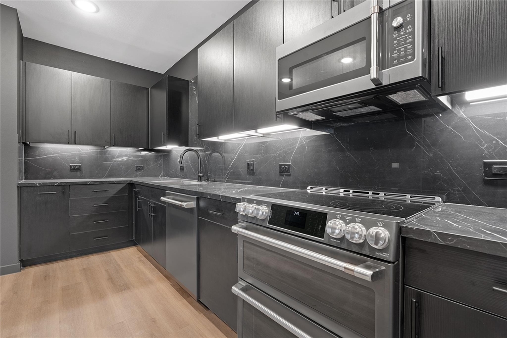 4901 Springdale Rd - Photo 6