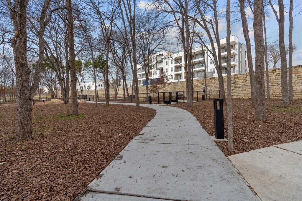 4901 Springdale Rd - Photo 17