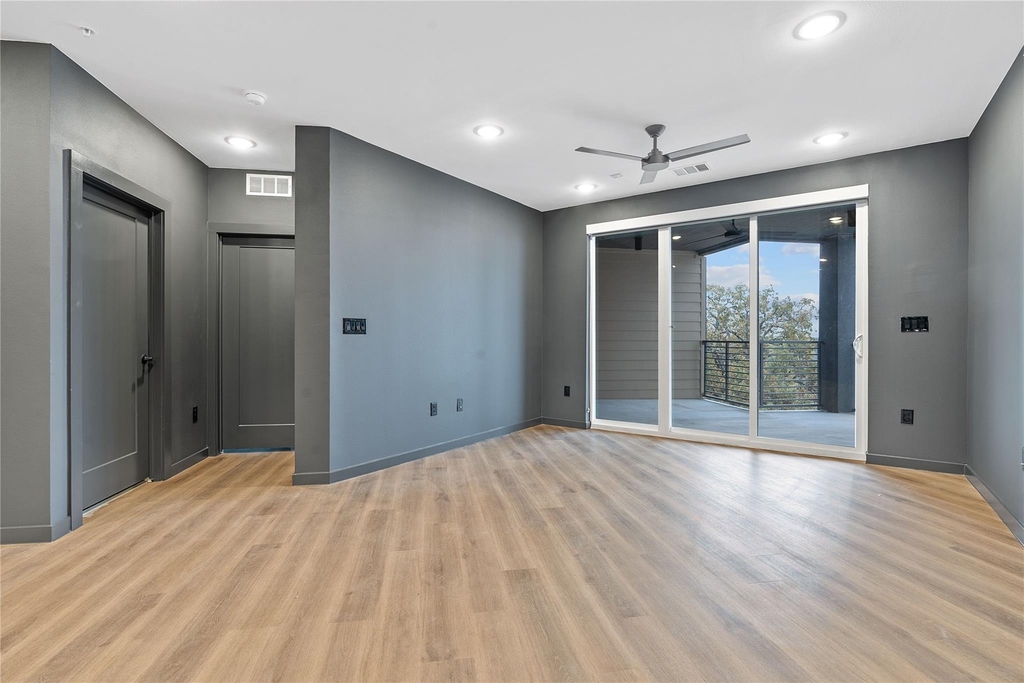 4901 Springdale Rd - Photo 10