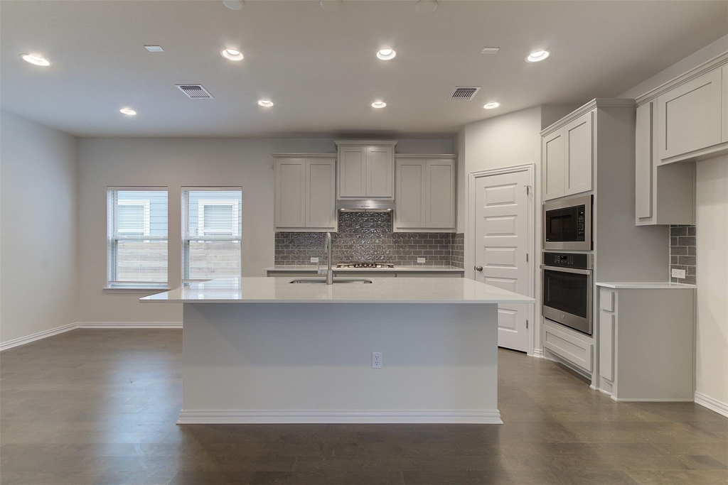 8729 Belknap Rd - Photo 10