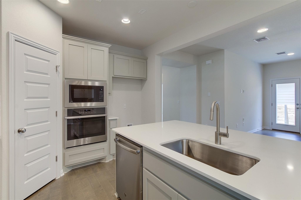 8729 Belknap Rd - Photo 12