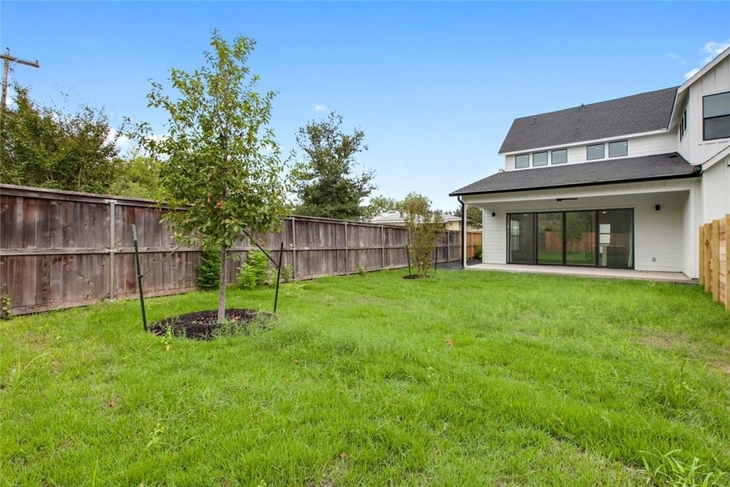 7512 Delafield Ln - Photo 11