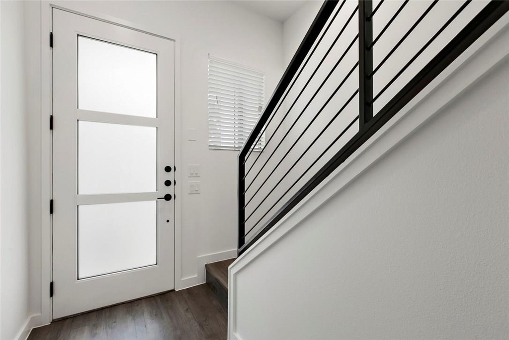 7512 Delafield Ln - Photo 3