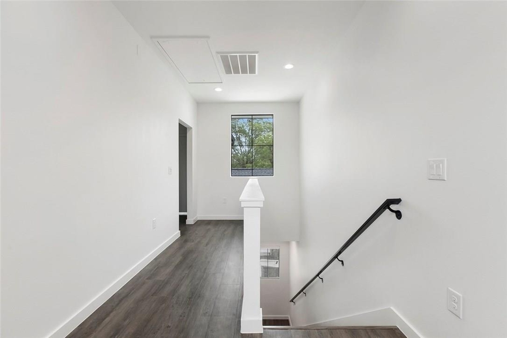 7512 Delafield Ln - Photo 2