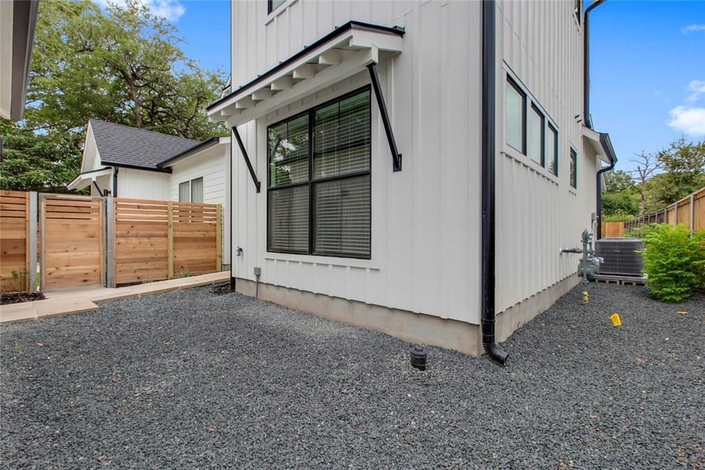 7512 Delafield Ln - Photo 25