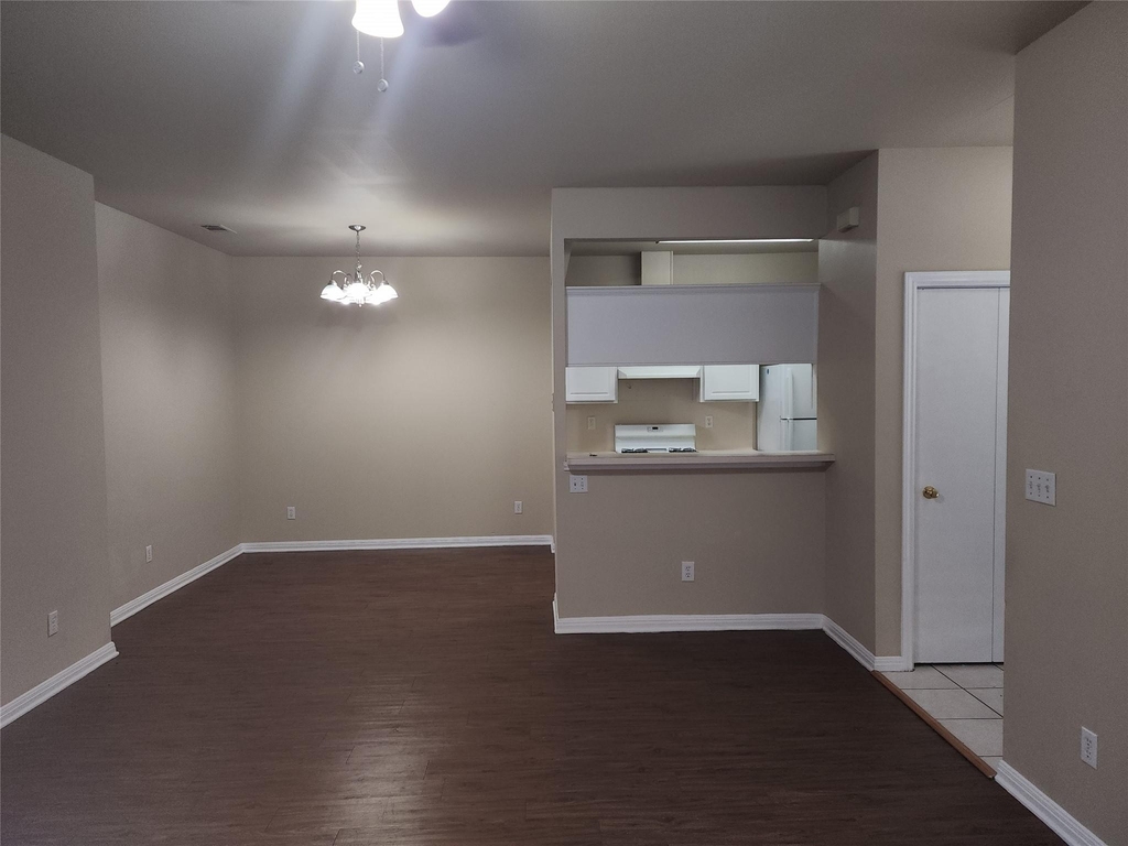 503 Gregory Ct - Photo 10