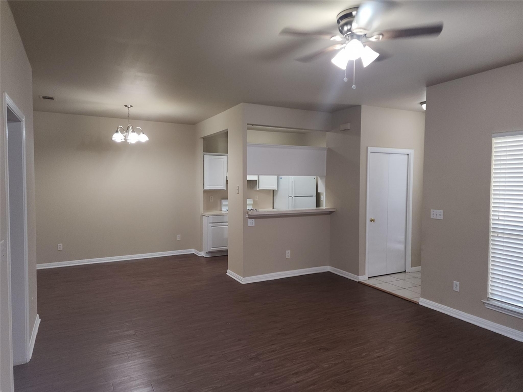 503 Gregory Ct - Photo 11