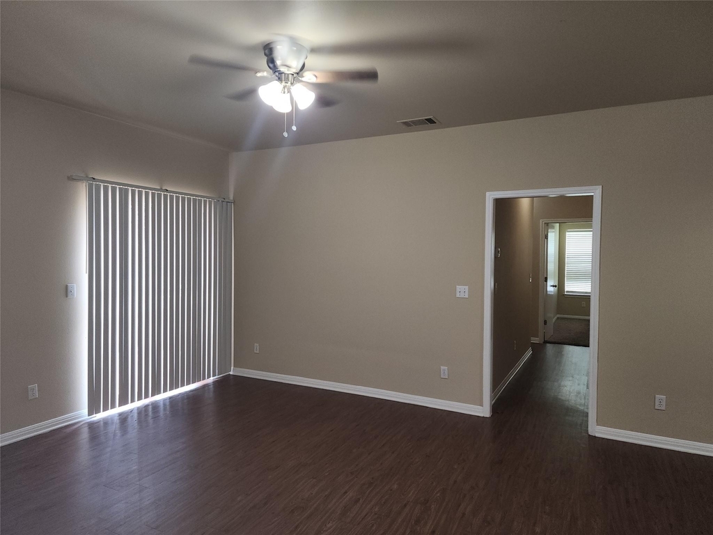 503 Gregory Ct - Photo 9