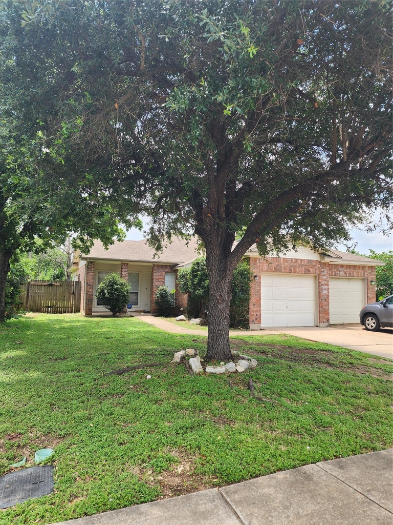 503 Gregory Ct - Photo 2