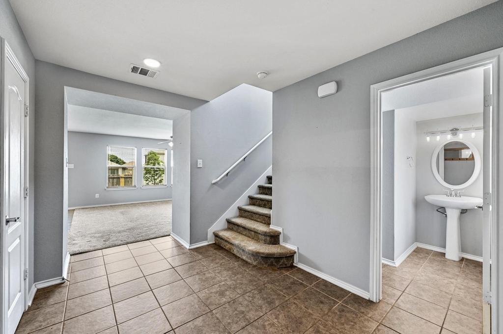 214 Briarwood Dr - Photo 13