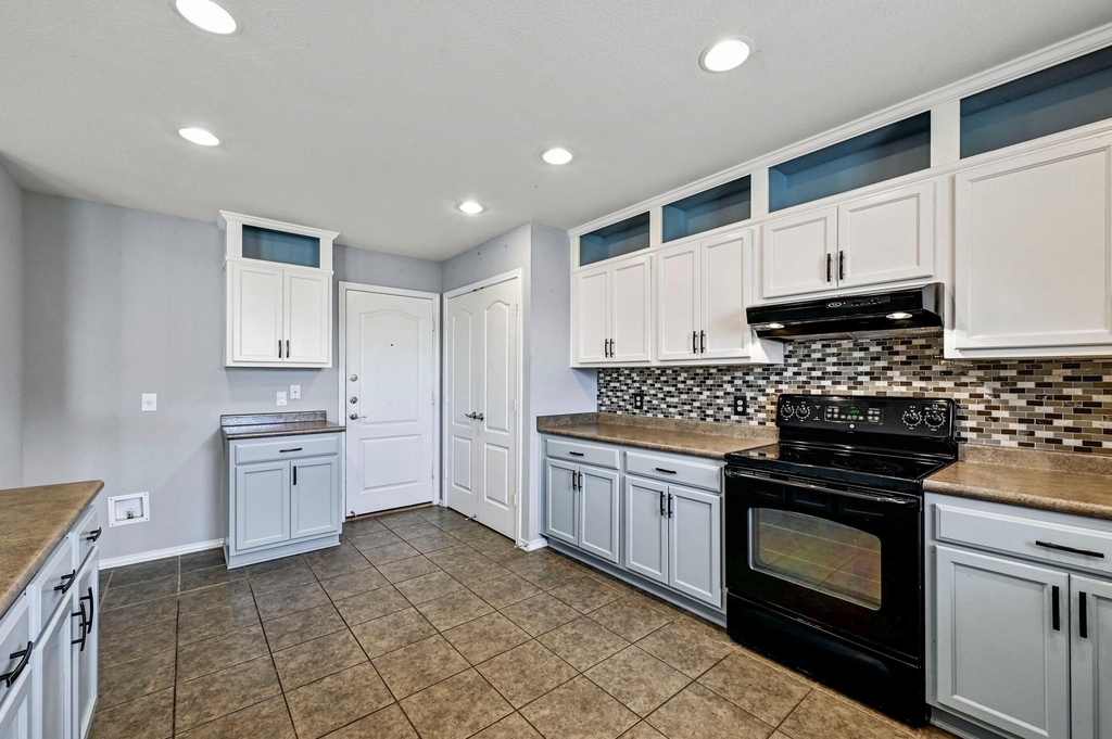 214 Briarwood Dr - Photo 6