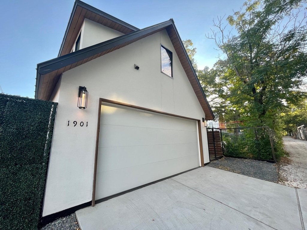 1901 Hamilton Ave - Photo 17
