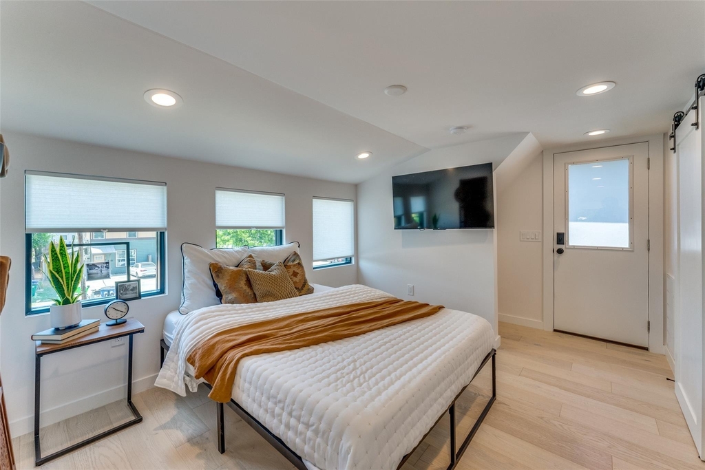 1901 Hamilton Ave - Photo 10