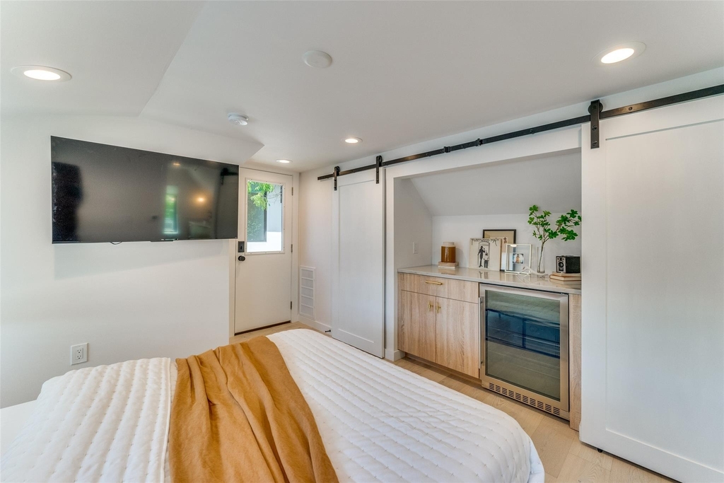 1901 Hamilton Ave - Photo 11